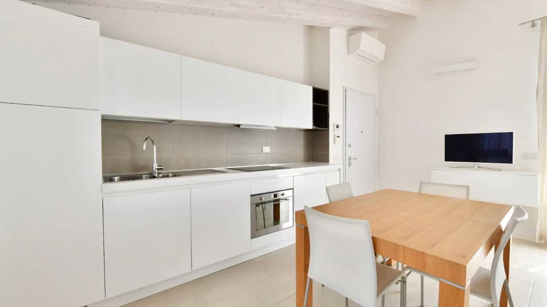 Wave Village 2 Apartments Τζεσόλο Λίντο 0*,