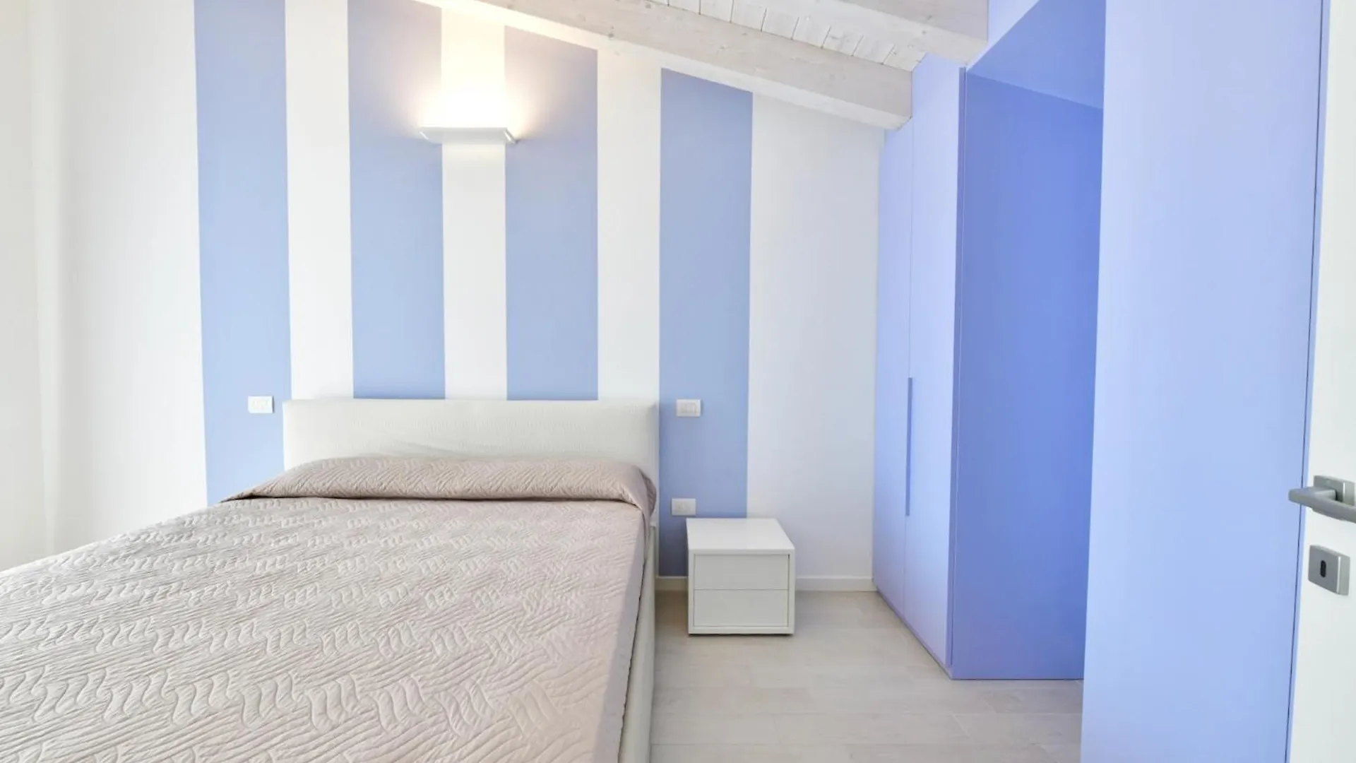 Wave Village 2 Apartments Лидо-ди-Езоло